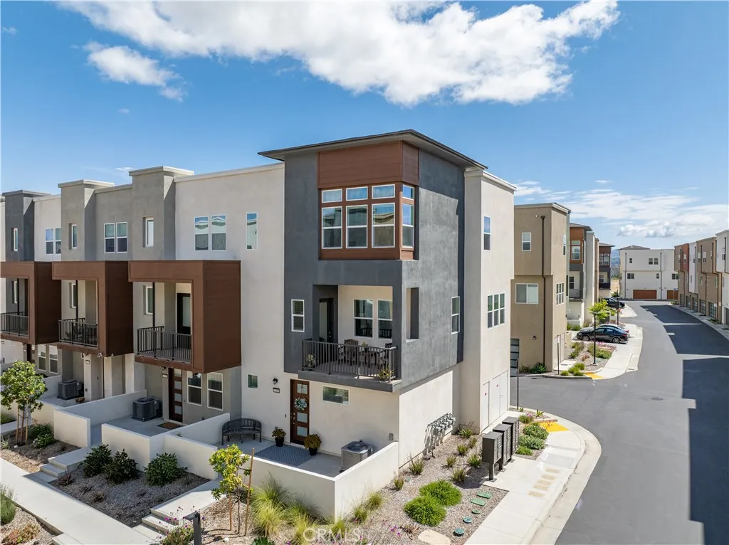 Valencia, CA 91355