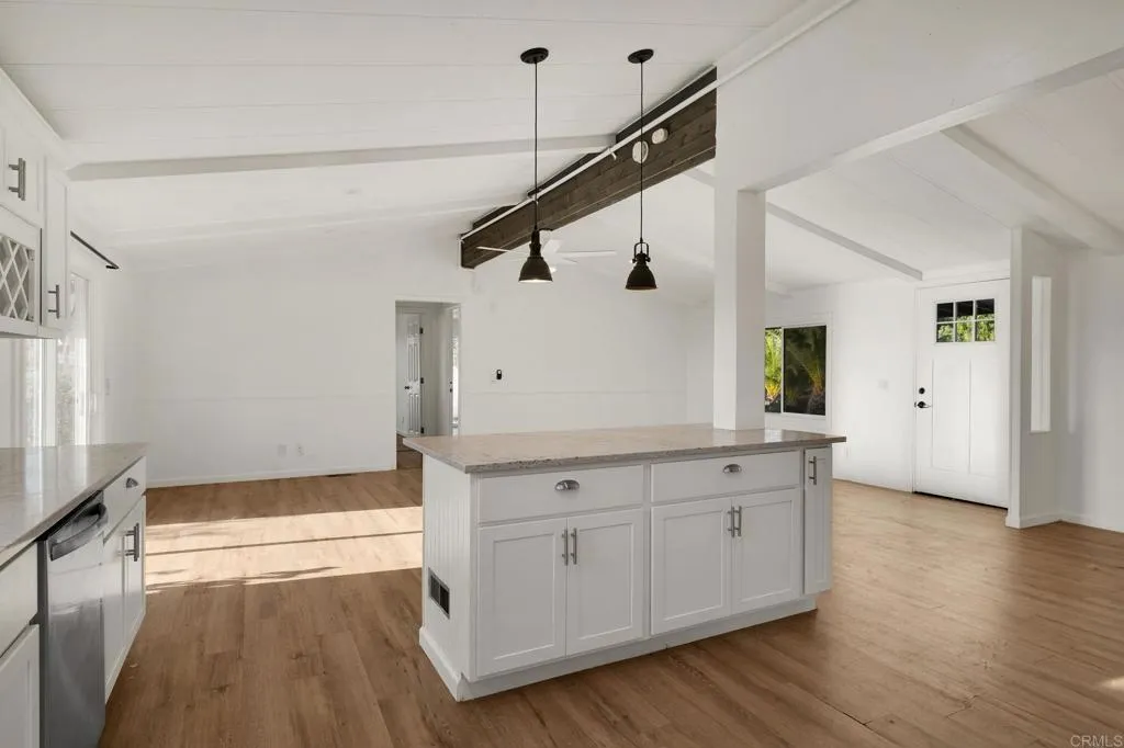 https://cdn.realtyfeed.com/cdn/127/306785408/52aa87fbf50ba0904d14bfea67daf4cf.webp