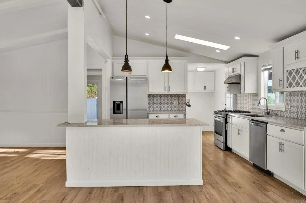 https://cdn.realtyfeed.com/cdn/127/306785408/a66f7a7ae1f9e970f08e8ffe6431e291.webp