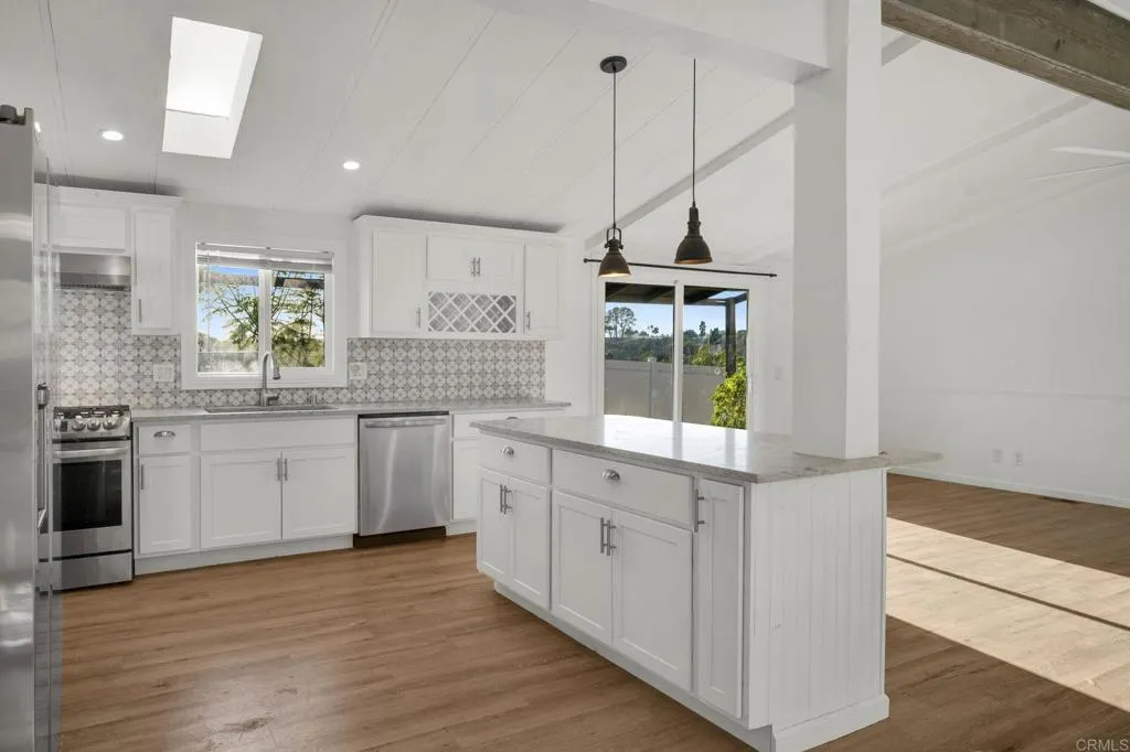 https://cdn.realtyfeed.com/cdn/127/306785408/da1651c54cadc341c5f1879de9a898a5.webp