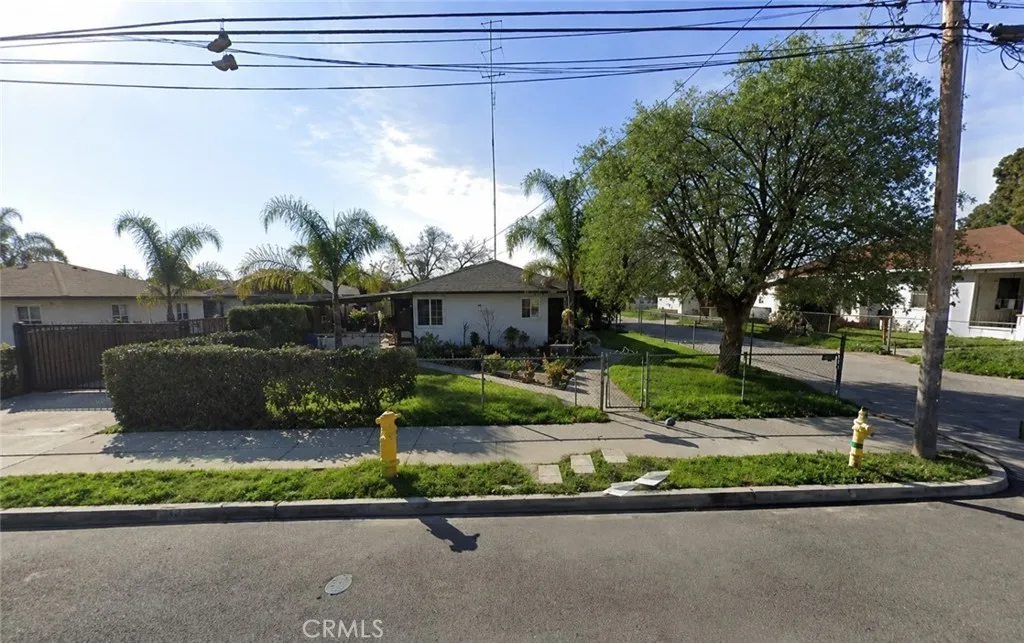 1455 Vine