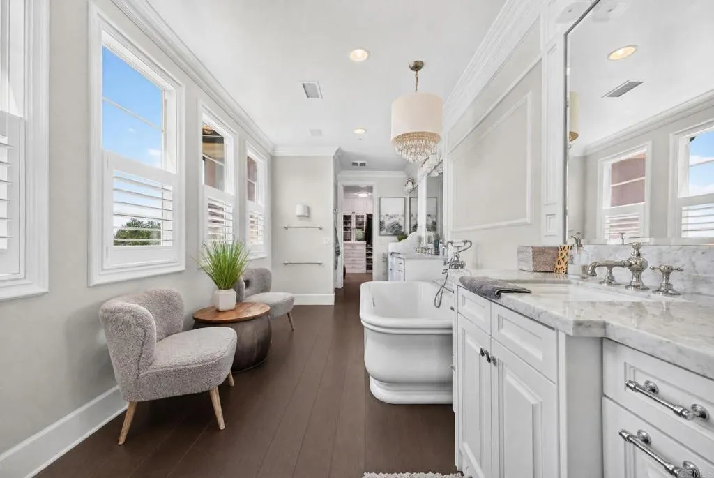 https://cdn.realtyfeed.com/cdn/127/306785415/65805208bfaa36b65604741a1cc728a0.webp