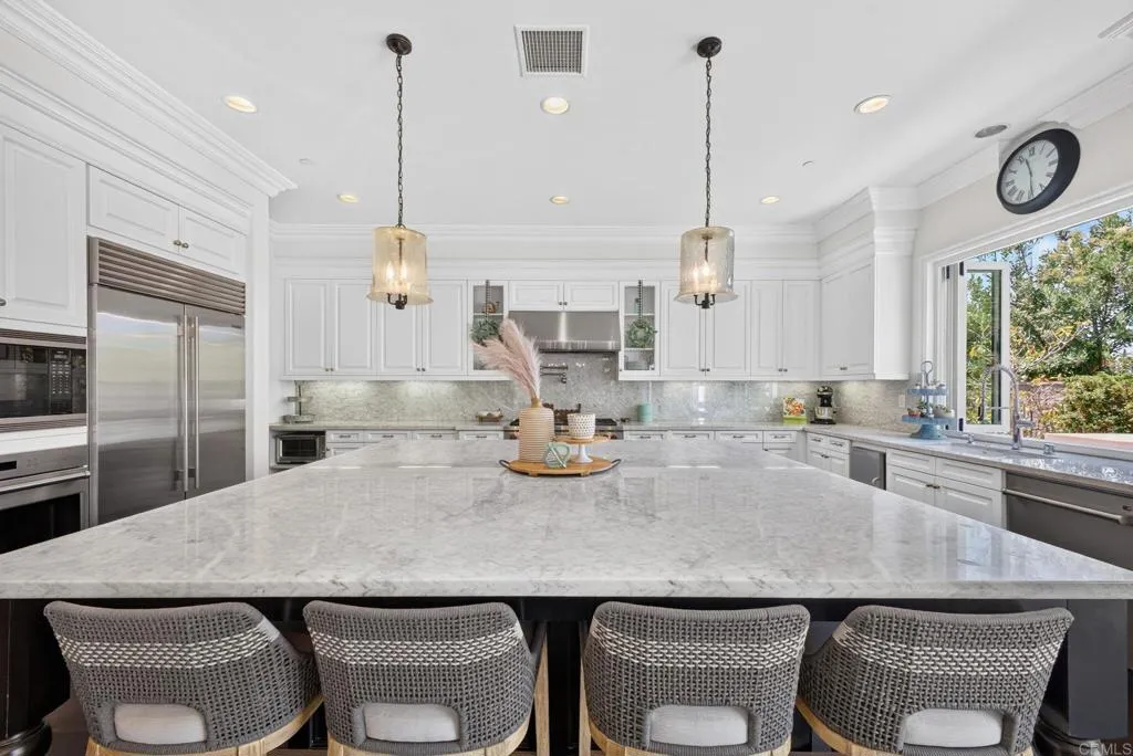 https://cdn.realtyfeed.com/cdn/127/306785415/82762851801fad11390dd960cd806381.webp