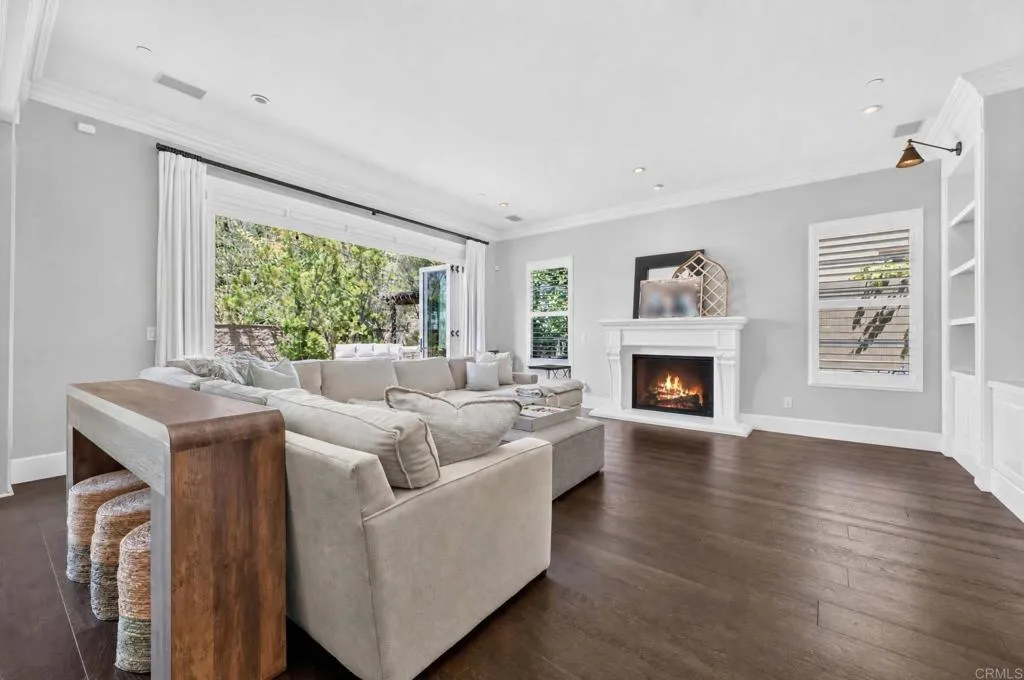 https://cdn.realtyfeed.com/cdn/127/306785415/895f6ad6f6eee885d496859f1b06070f.webp