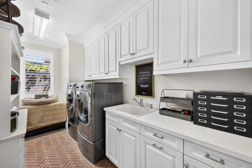 https://cdn.realtyfeed.com/cdn/127/306785415/9899d046f7d48bfd6b76edc94f53be05.webp