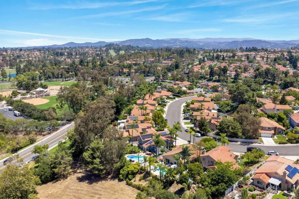 https://cdn.realtyfeed.com/cdn/127/306785547/0dacfe3dd834bfab8bac4746a7cc5180.webp