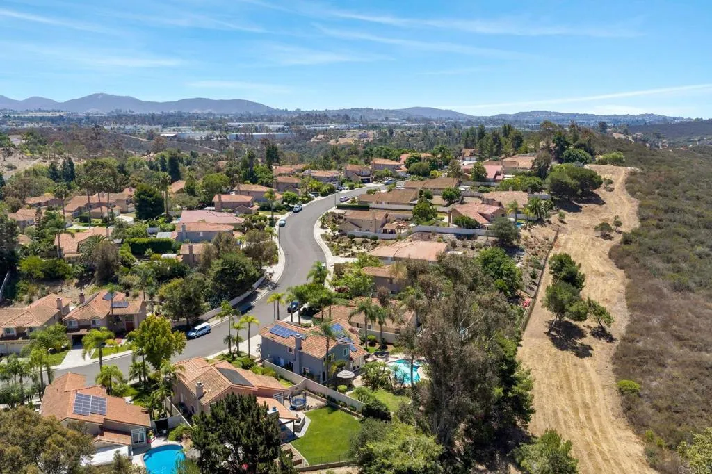 https://cdn.realtyfeed.com/cdn/127/306785547/11df8360f656d1b18f53d3c388d887ae.webp