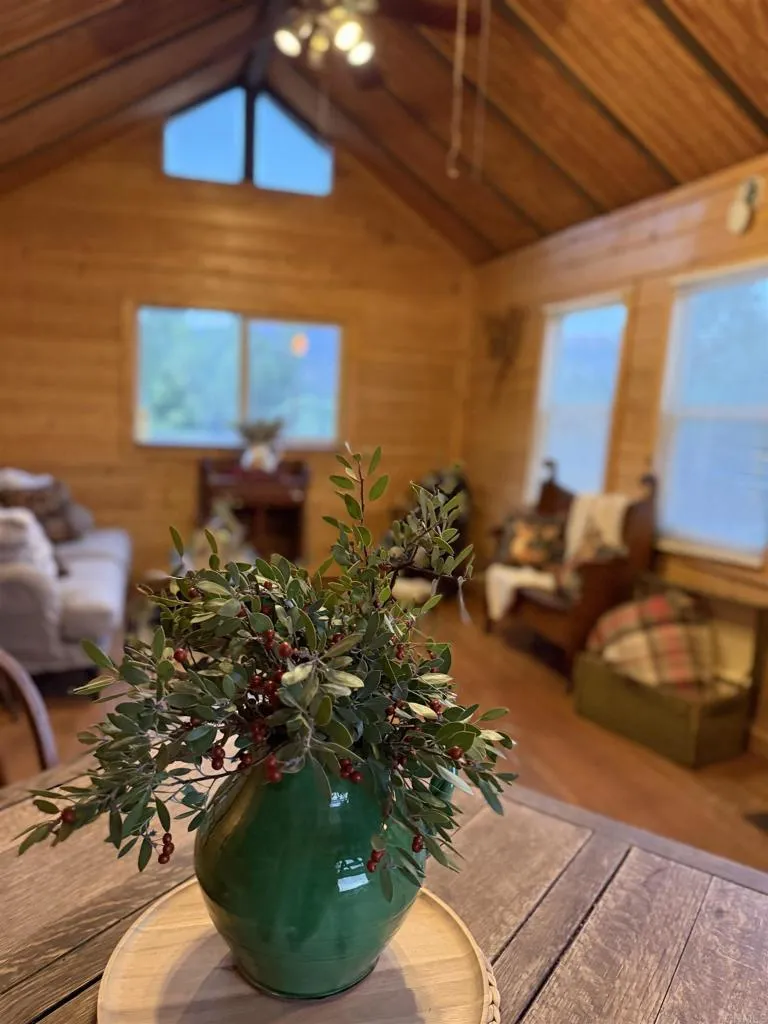 https://cdn.realtyfeed.com/cdn/127/306785550/b70510f5664f4e9d602e1bc771fc1221.webp