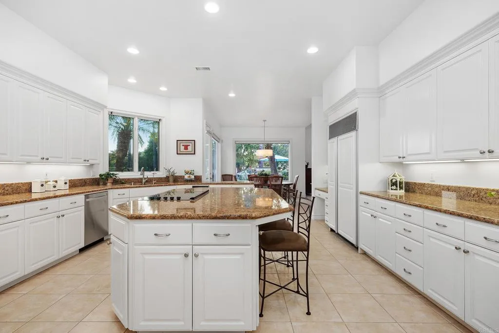https://cdn.realtyfeed.com/cdn/127/306785567/af9575189d42439716f693037f3a4dcd.webp