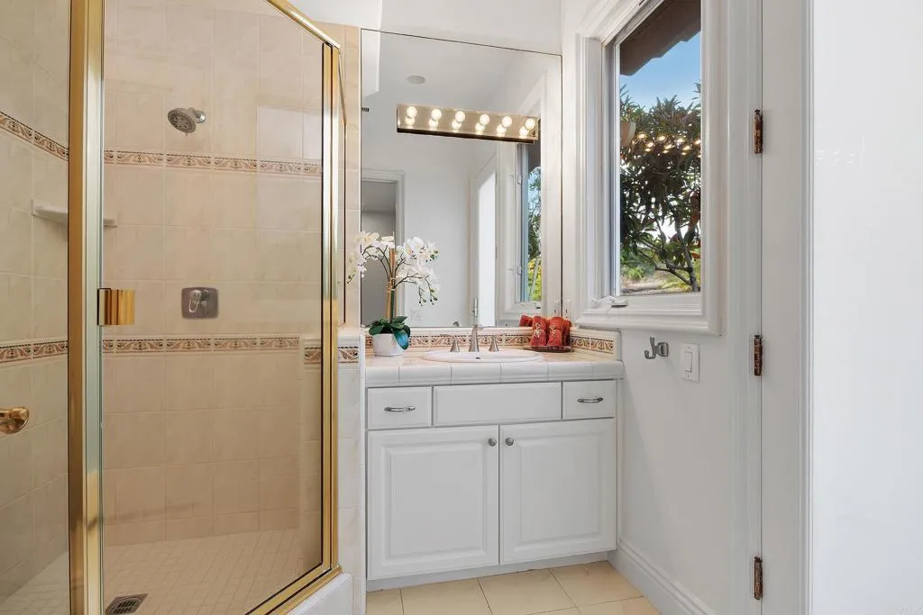 https://cdn.realtyfeed.com/cdn/127/306785567/df2e7722d7deb7cfe83b9d87660c0209.webp