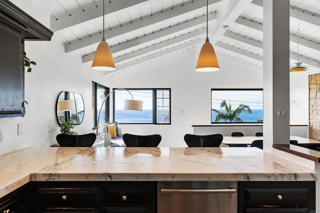 https://cdn.realtyfeed.com/cdn/127/306785572/731835e33d62504aadc0234fe677d2bd.webp