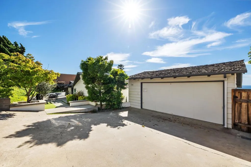 https://cdn.realtyfeed.com/cdn/127/306785572/ca7c28bb816f143a31d6e8d9aab6c104.webp