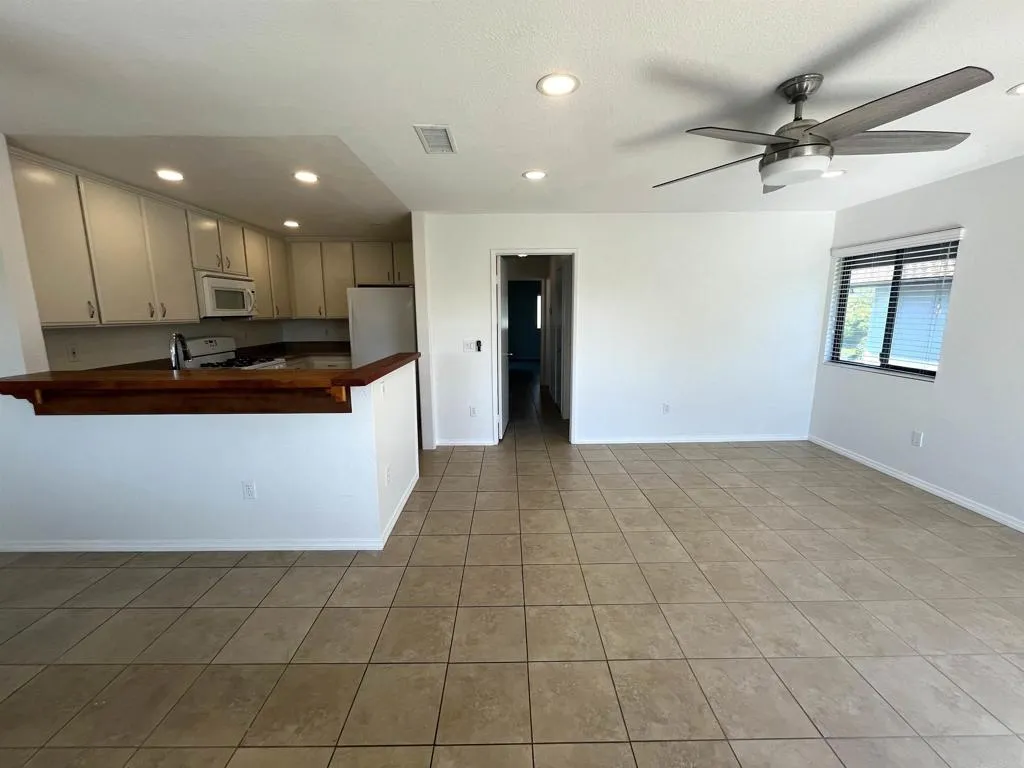 https://cdn.realtyfeed.com/cdn/127/306785605/94374ecadc0cbdea6738daa47c32fe8c.webp