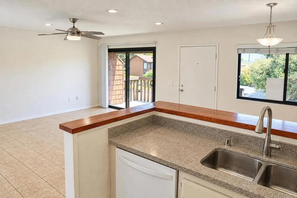 https://cdn.realtyfeed.com/cdn/127/306785605/a7f648a836503e5b929455d14dd2f91d.webp