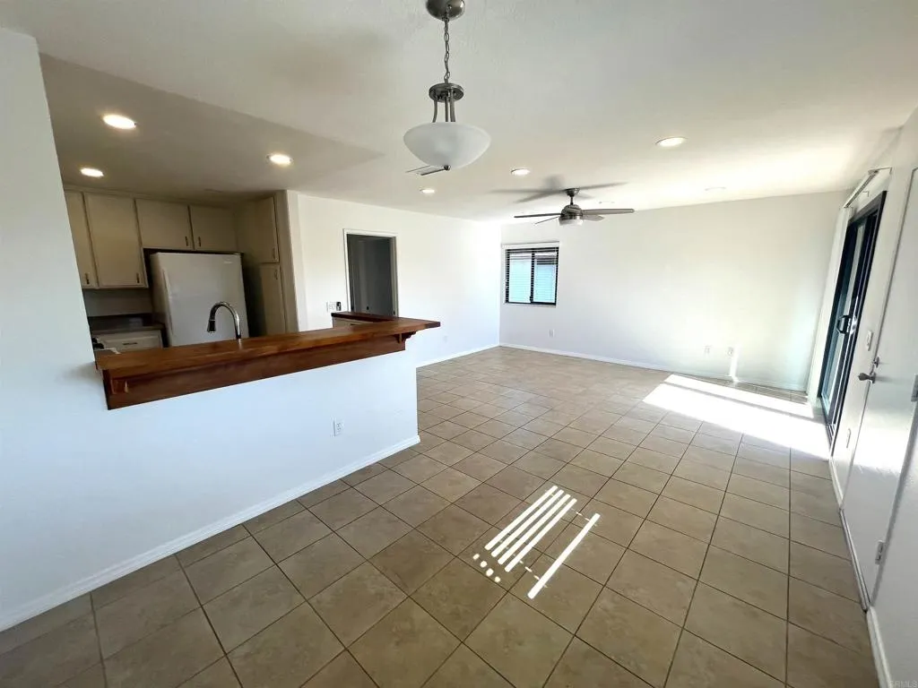 https://cdn.realtyfeed.com/cdn/127/306785605/bb9f54c76ff9bacb3934f9682dac3e41.webp