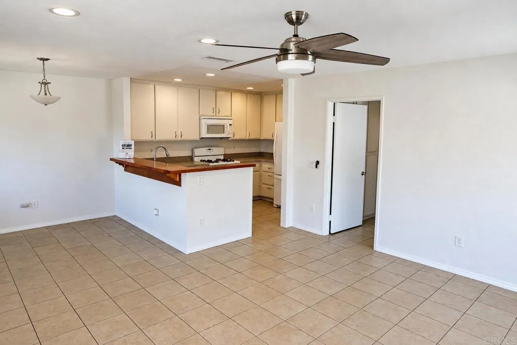 https://cdn.realtyfeed.com/cdn/127/306785605/eb95cbae088fb3988bdfc9b6f60a3dc7.webp