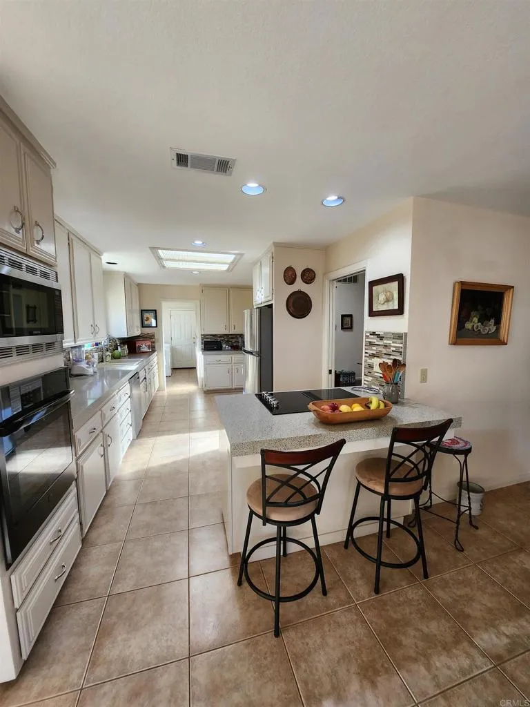 1066 Ridge Heights Drive, Fallbrook, CA 92028 - Photo 4 of 14, Fallbrook, CA