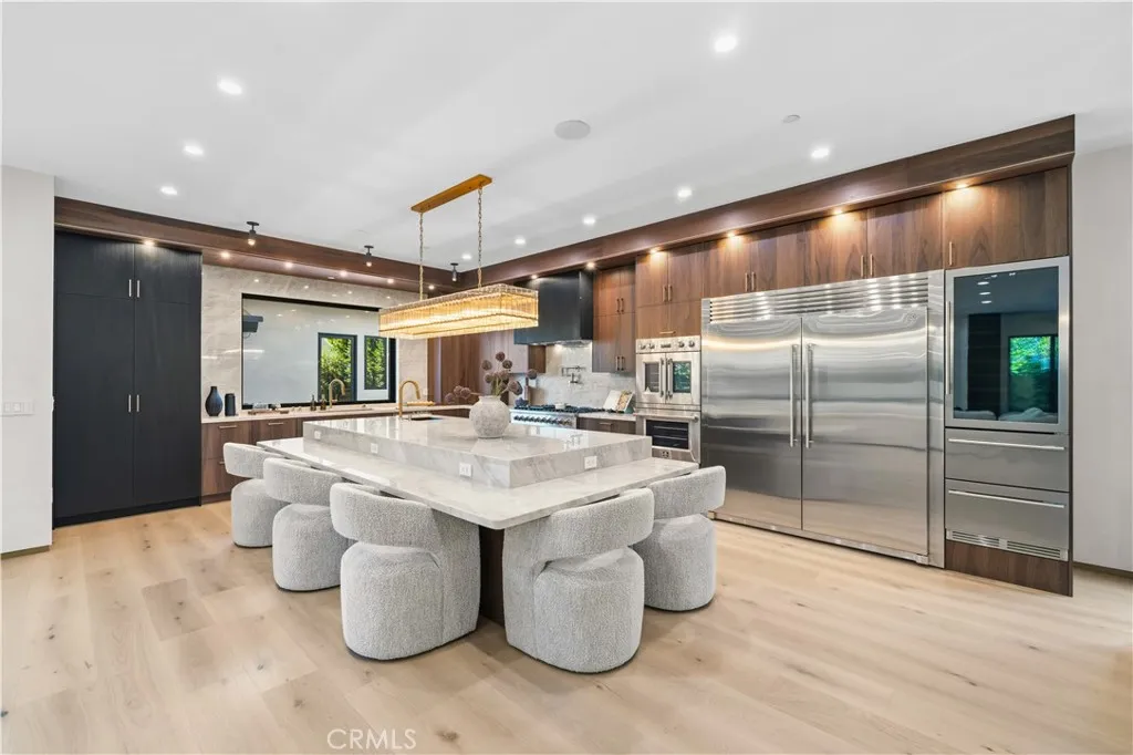 Sherman Oaks, CA 91423