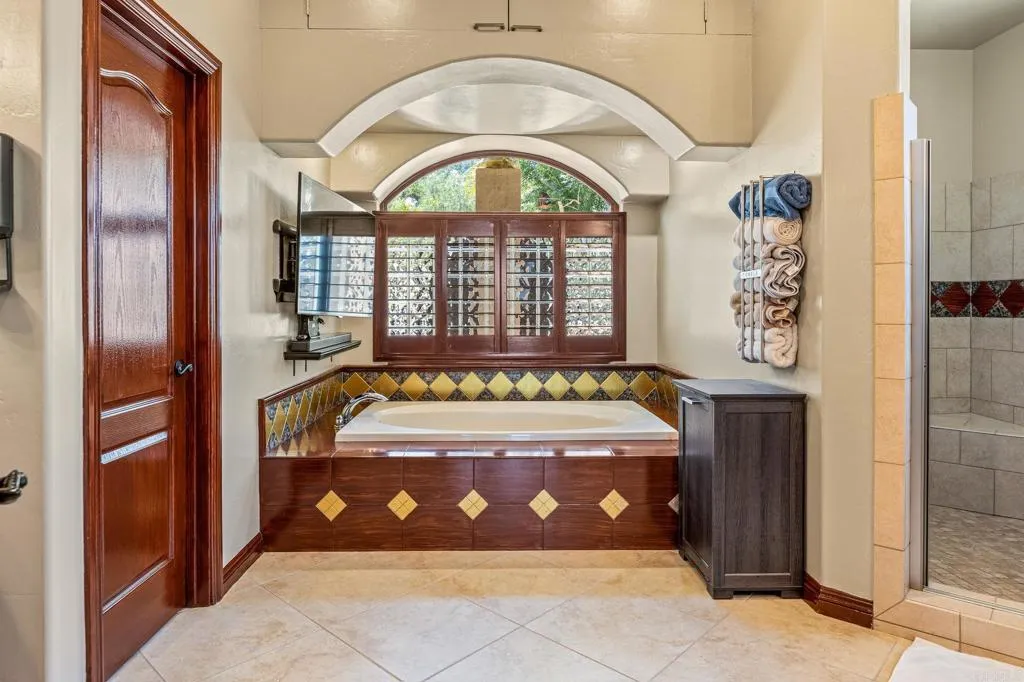 https://cdn.realtyfeed.com/cdn/127/306785695/4c4982a3a05678de271ab9cdd50a466a.webp
