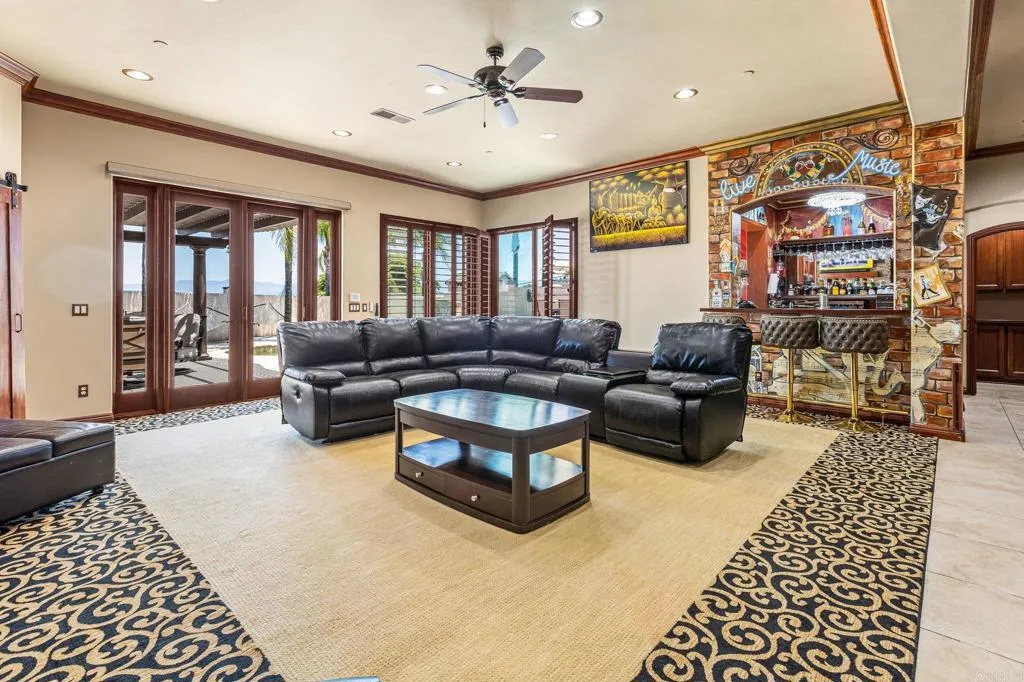 https://cdn.realtyfeed.com/cdn/127/306785695/cf78aa1186dee5f389dd2d76514e9e35.webp