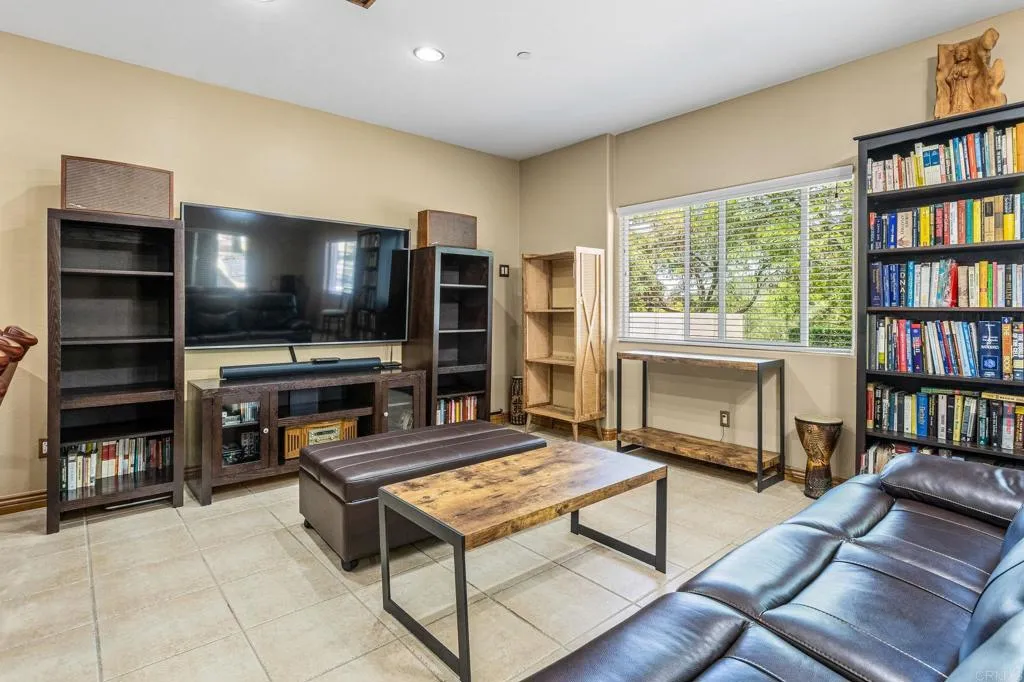 https://cdn.realtyfeed.com/cdn/127/306785695/d5d0923eb1a1fe0f776ec1512ad97e9d.webp