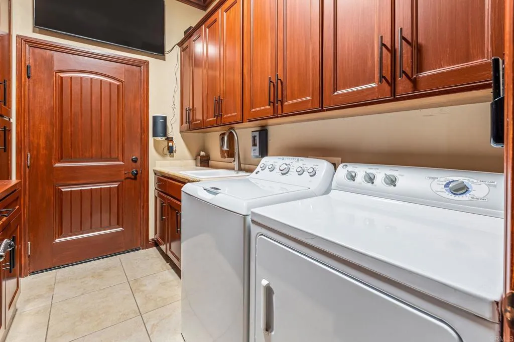 https://cdn.realtyfeed.com/cdn/127/306785695/fdd8ce86294c230e5d3cbdb233e75699.webp
