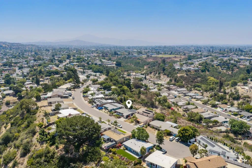 https://cdn.realtyfeed.com/cdn/127/306785706/16f8813056cdaa2caf09d11bd9a1578f.webp