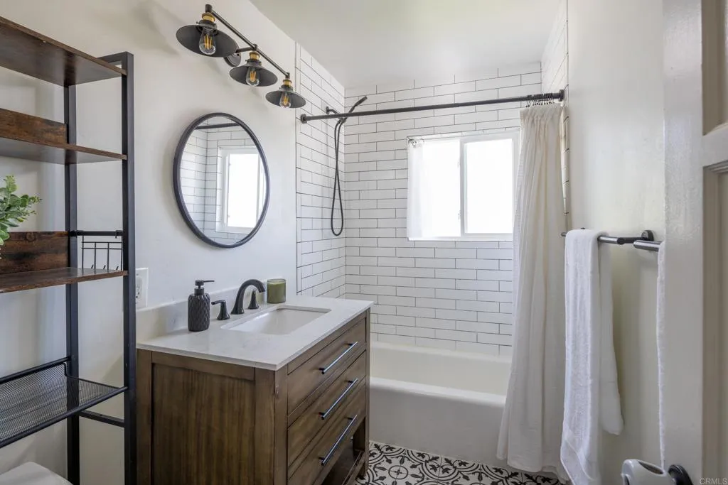 https://cdn.realtyfeed.com/cdn/127/306785706/bda5016c341a5954cb9004906d42d477.webp