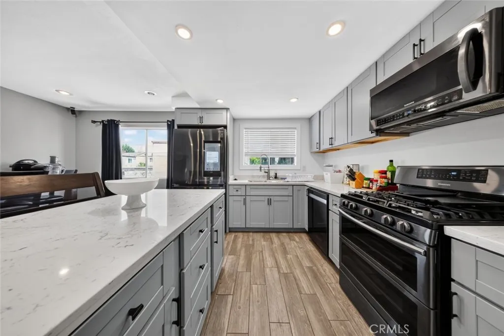 North Hills, CA 91343