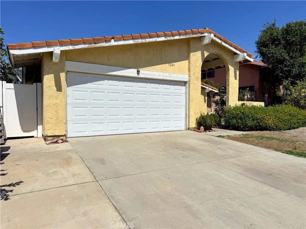 Riverside, CA 92503