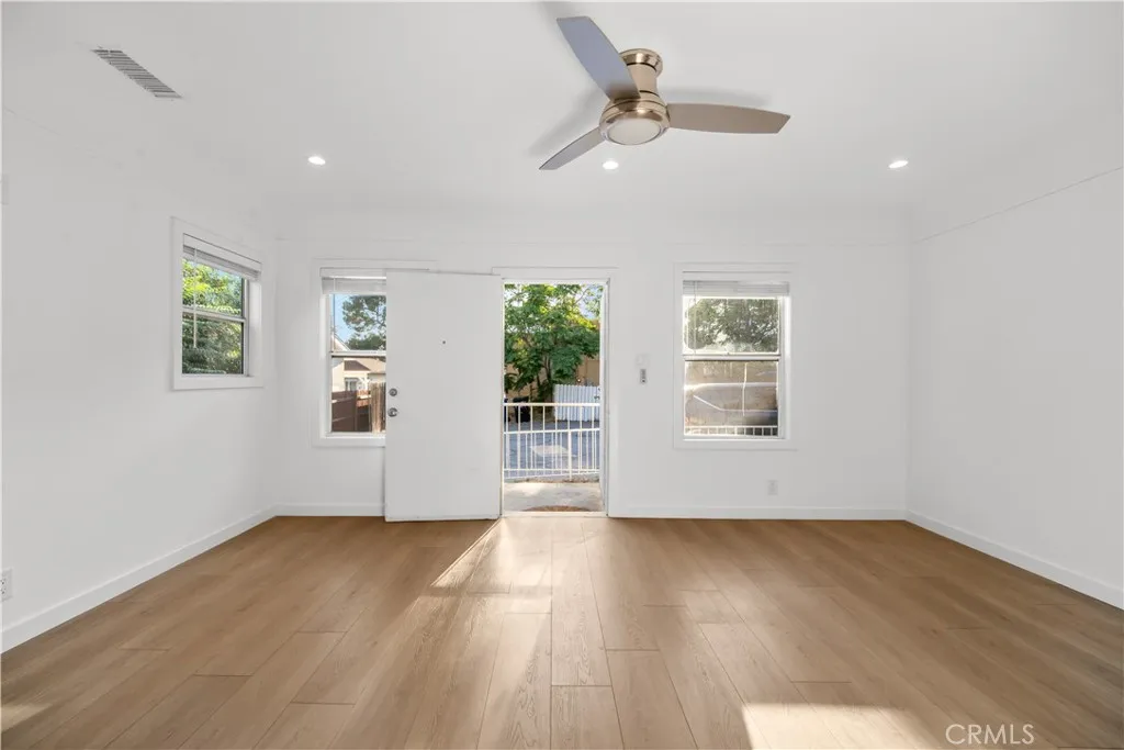 Los Angeles, CA 91606