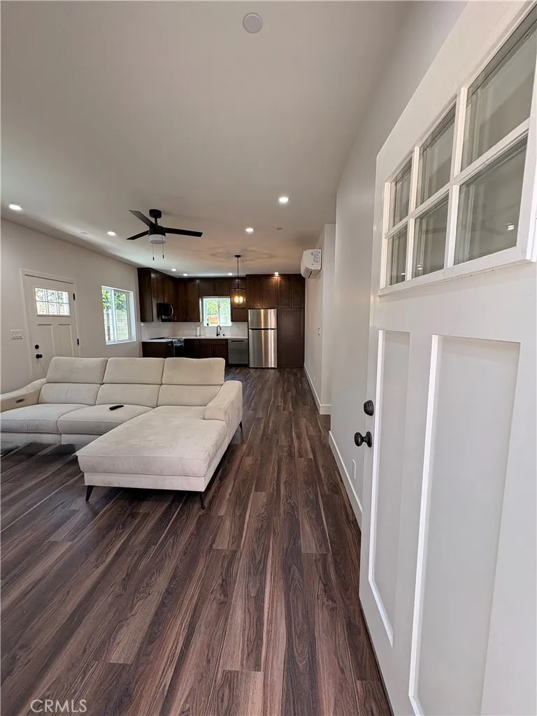 Lake Balboa, CA 91406