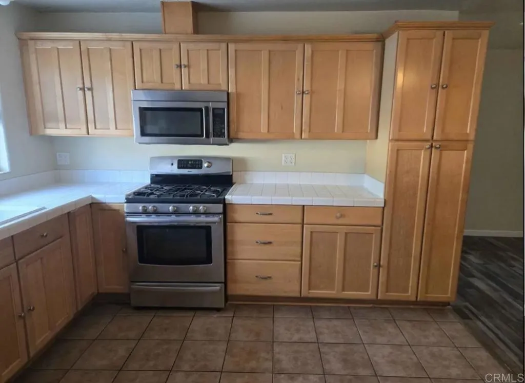 9742 Vomac Road, Santee, CA 92071 - Photo 5 of 12, Santee, CA