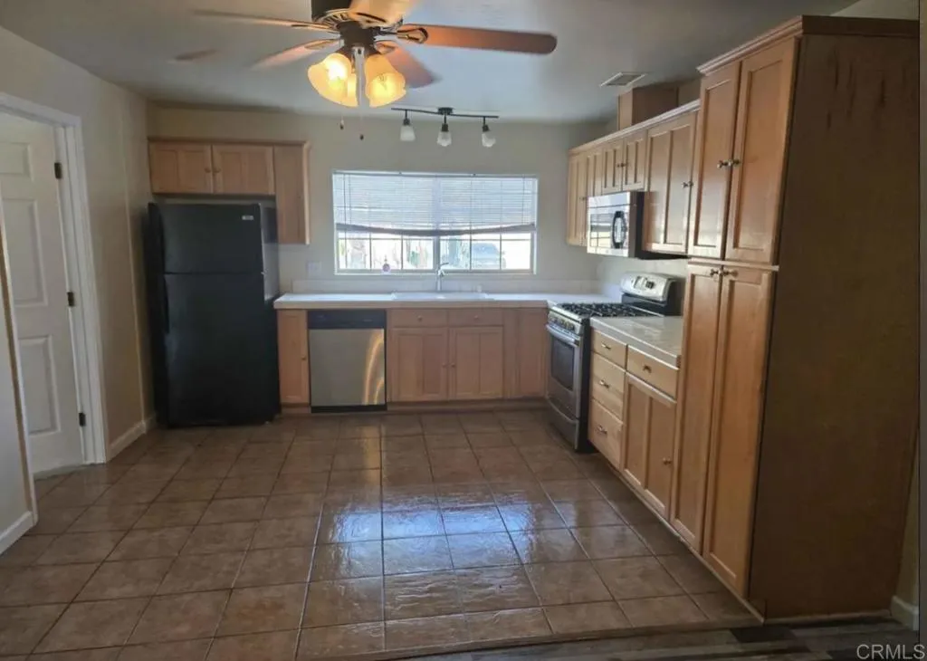 9742 Vomac Road, Santee, CA 92071 - Photo 4 of 12, Santee, CA