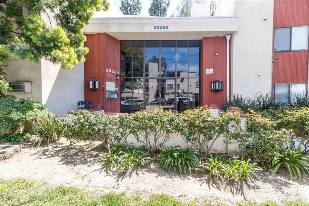 Winnetka, CA 91306