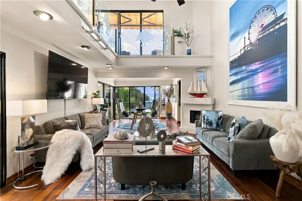 Santa Monica, CA 90403