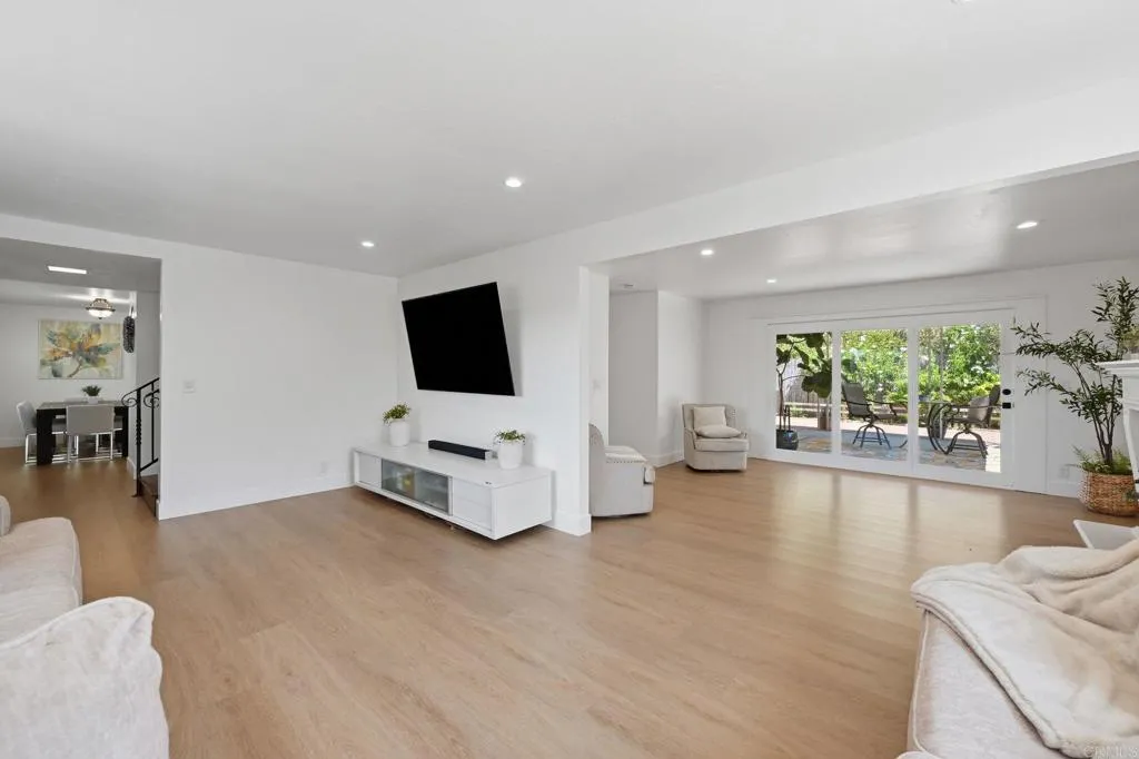https://cdn.realtyfeed.com/cdn/127/306785826/345d15bec834fa2dbae1d69e97e16838.webp