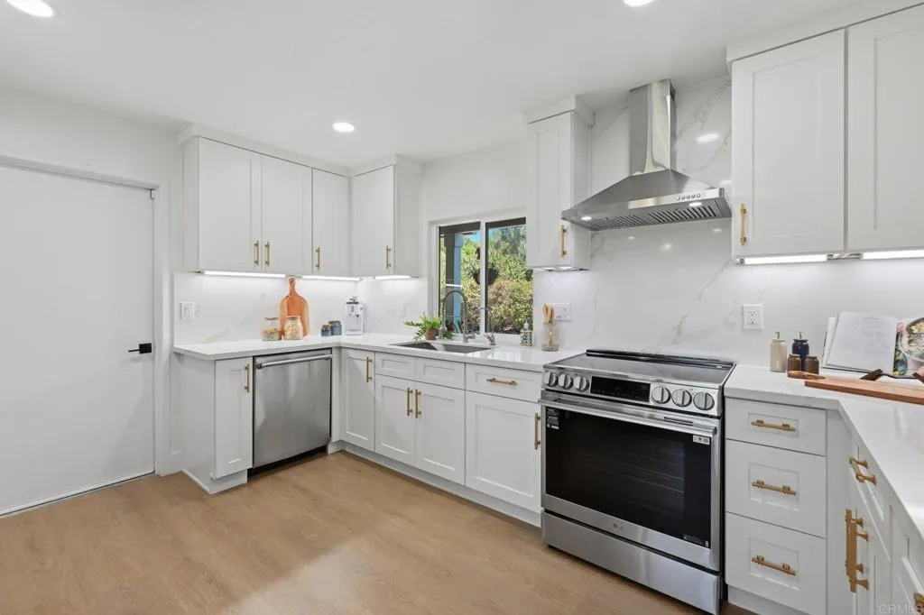 https://cdn.realtyfeed.com/cdn/127/306785826/9e37a16359c0f1a5ca74a6d9716cf56b.webp