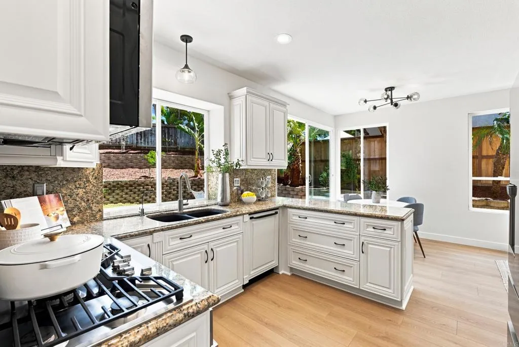 https://cdn.realtyfeed.com/cdn/127/306785840/38a3e94df8f9f48fee61bd244c304a65.webp