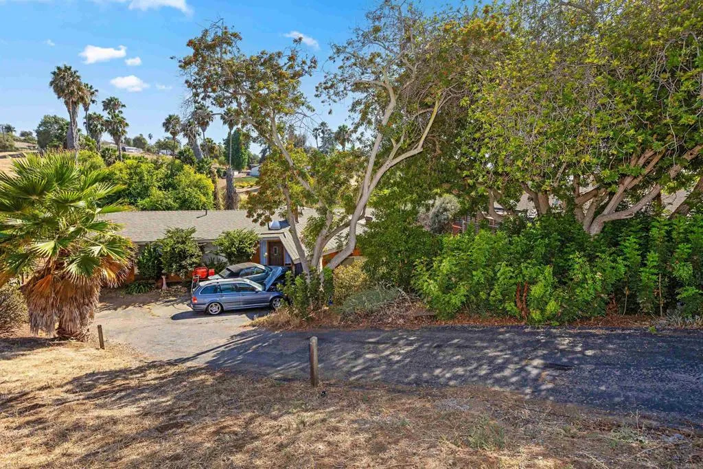 609 Roca Place, Vista, CA 92084 - Photo 4 of 43, Vista, CA