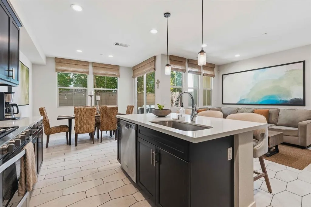 2055 Foxtrot Loop 1