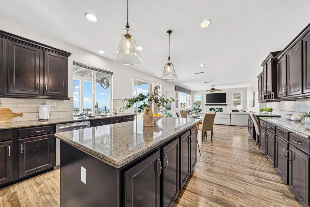 https://cdn.realtyfeed.com/cdn/127/306785943/0b87c9d5eb7baec230c42ee09eaf1cfd.webp