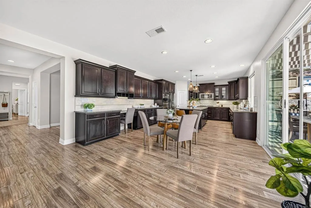 https://cdn.realtyfeed.com/cdn/127/306785943/0dc5a3f75d2e5b5862290fd274bf2303.webp