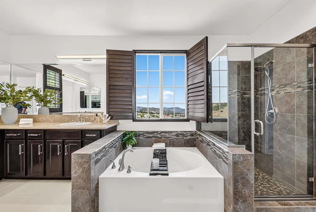 https://cdn.realtyfeed.com/cdn/127/306785943/238d7a3c0bdca796107f6355ce64c9f5.webp