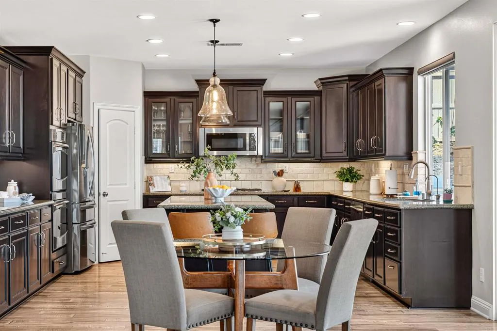 https://cdn.realtyfeed.com/cdn/127/306785943/a4420ebd32eb44be5baebdf74039d2b9.webp