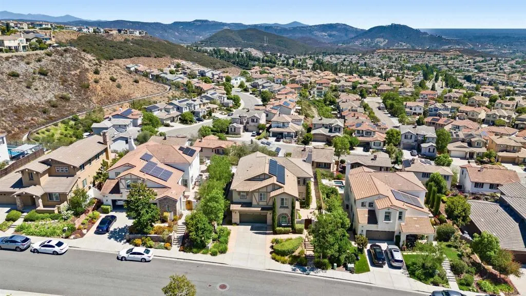 https://cdn.realtyfeed.com/cdn/127/306785943/cb30cd4c570dc867b924e917b8e2b20d.webp