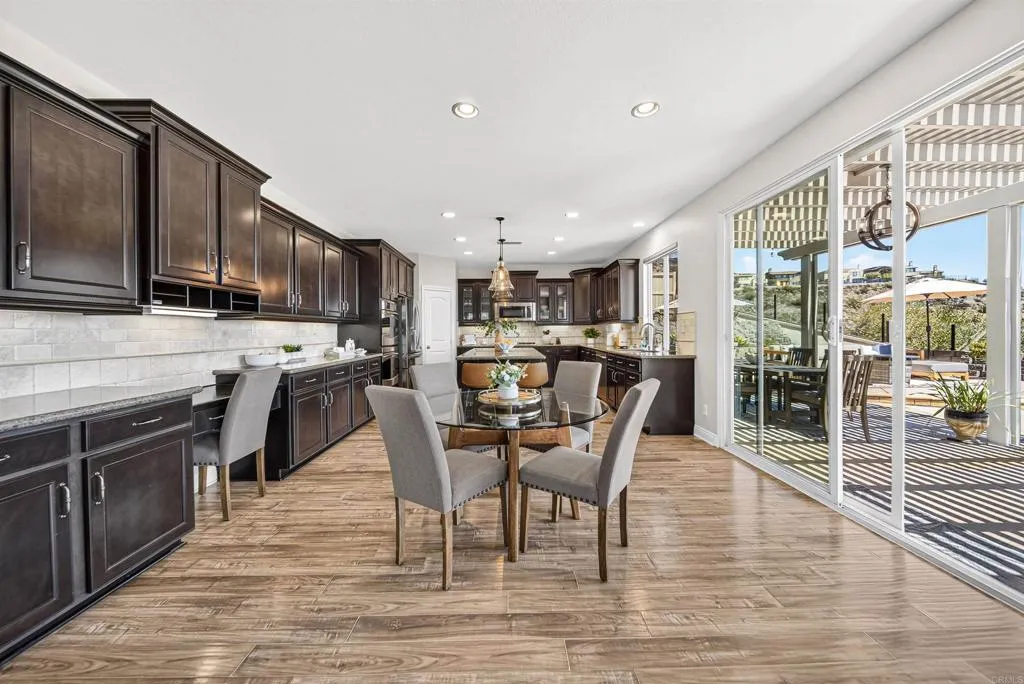 https://cdn.realtyfeed.com/cdn/127/306785943/d917f2efebad40452cf01edbb7001748.webp