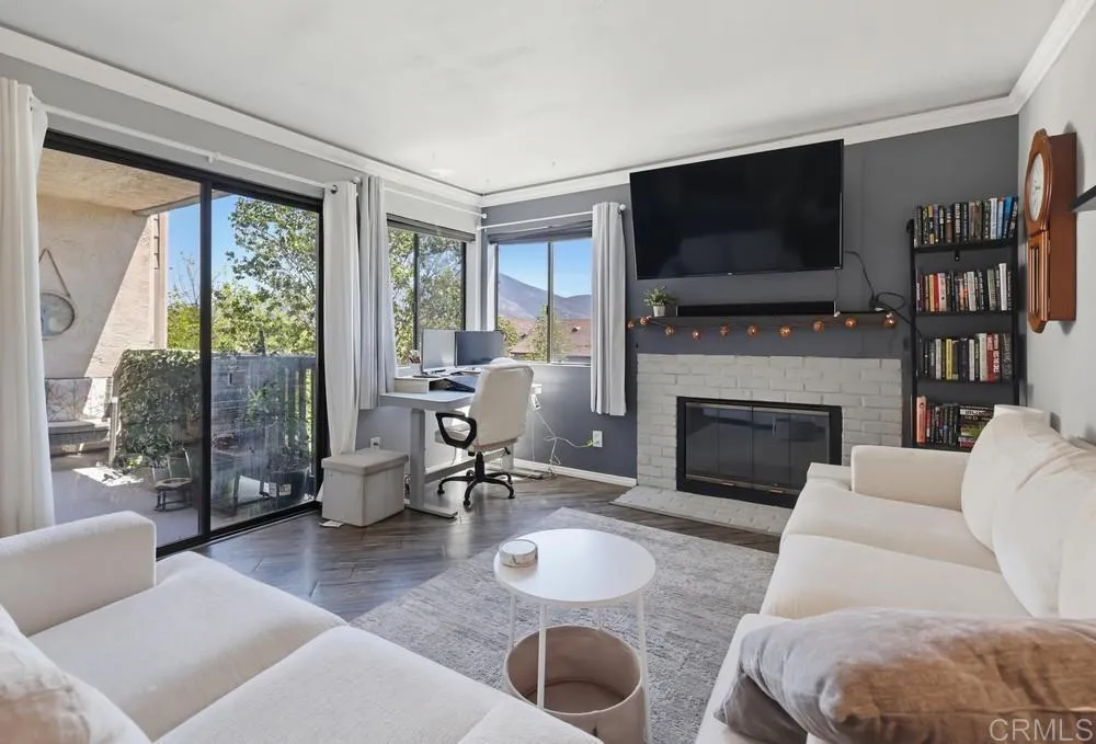 https://cdn.realtyfeed.com/cdn/127/306785947/ca79d124b1ec558499d50780ea5653e9.webp