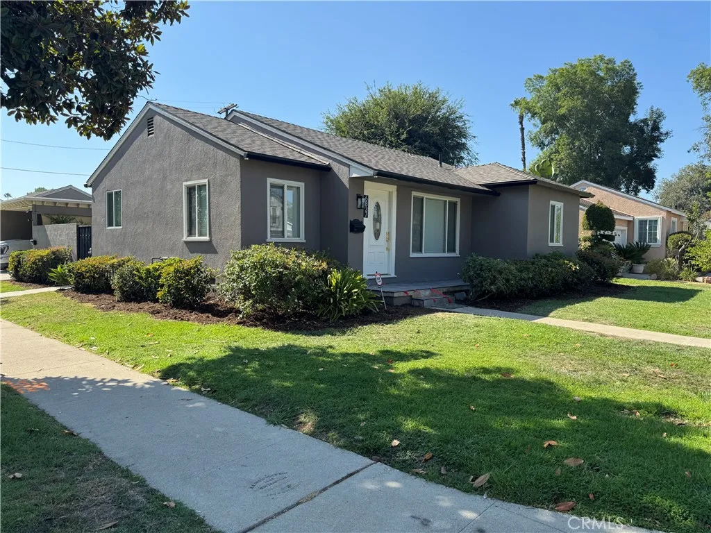 Lake Balboa, CA 91406