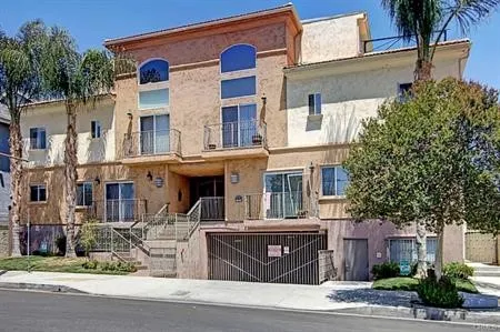 Northridge, CA 91325